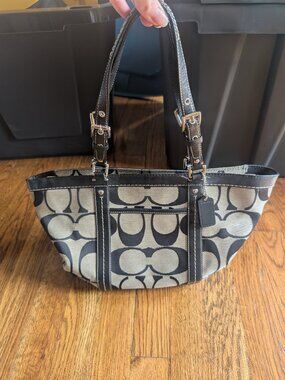 Coach Signature Large Gallery Tote in black and gray